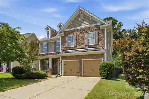 Photo of 10817 Bere Island Drive, Charlotte, NC 28278 (MLS # 4410696)