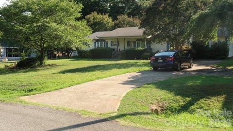 Photo of 114 Tamer Road, Mooresville, NC 28117 (MLS # 4422602)