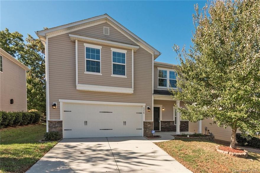 Great plan with an open kitchen and gerat room. Great gas firelace and separate formal dining room. Large master suite, loft and more. Beautiful home in a great location. ONE MONTH FREE WITH MOVE IN BY DECEMBER 15th. **FREE MONTH TO BE APPLIED TO FEBRUARY RENT.