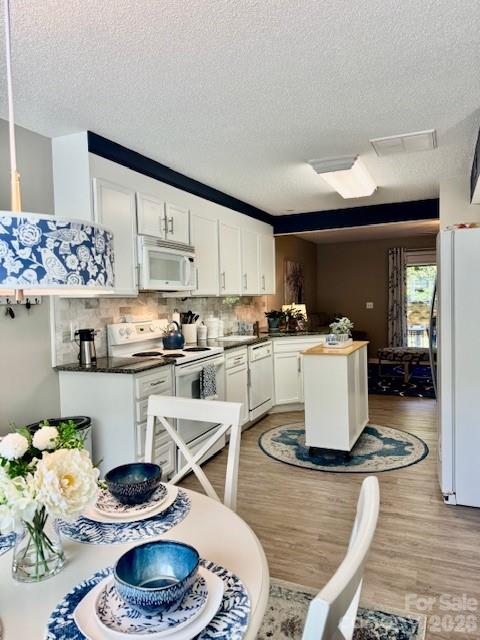 White Oak Manor - Residential