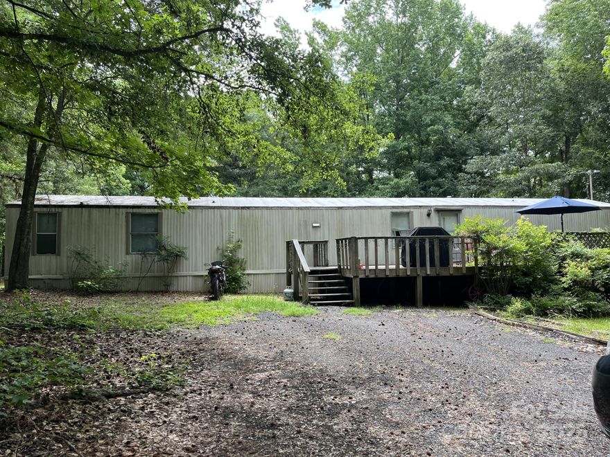Highly desirable area and excellent investment opportunity with tenant occupied property, in a great location of southern York County. This mobile home has 3 bedrooms, 2 bath, two outbuildings, and perfectly located in a highly desirable area for schools, 77, dining, and shopping.