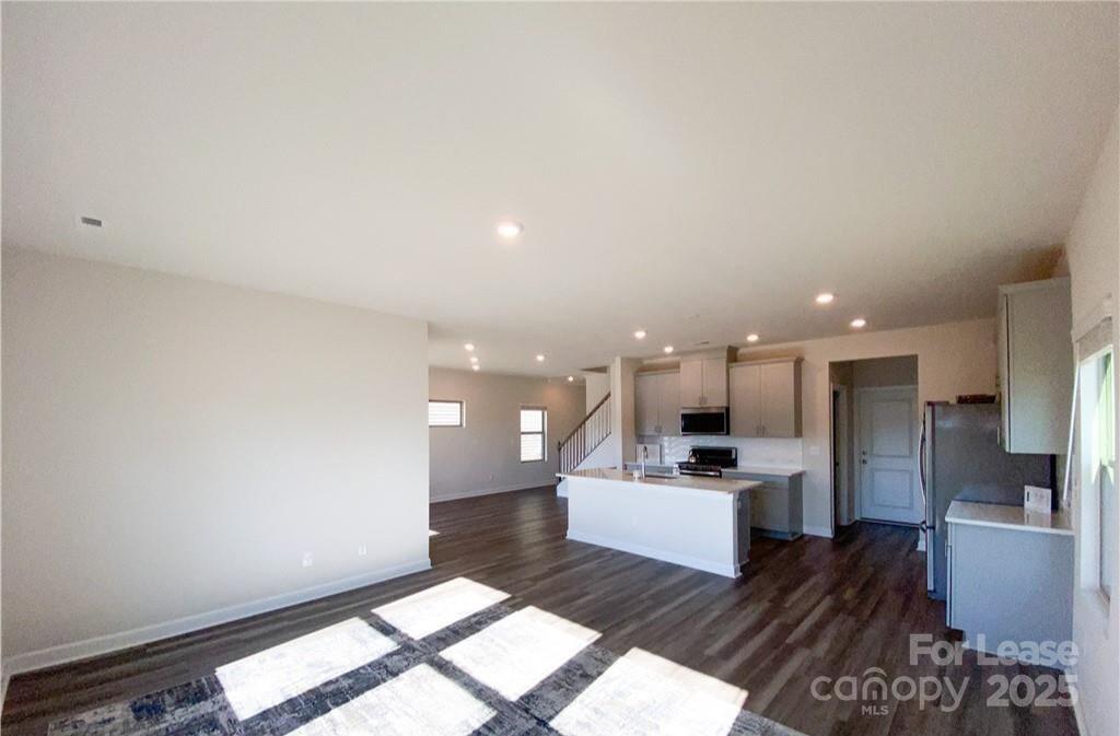 Larkhaven Hills - Residential Lease