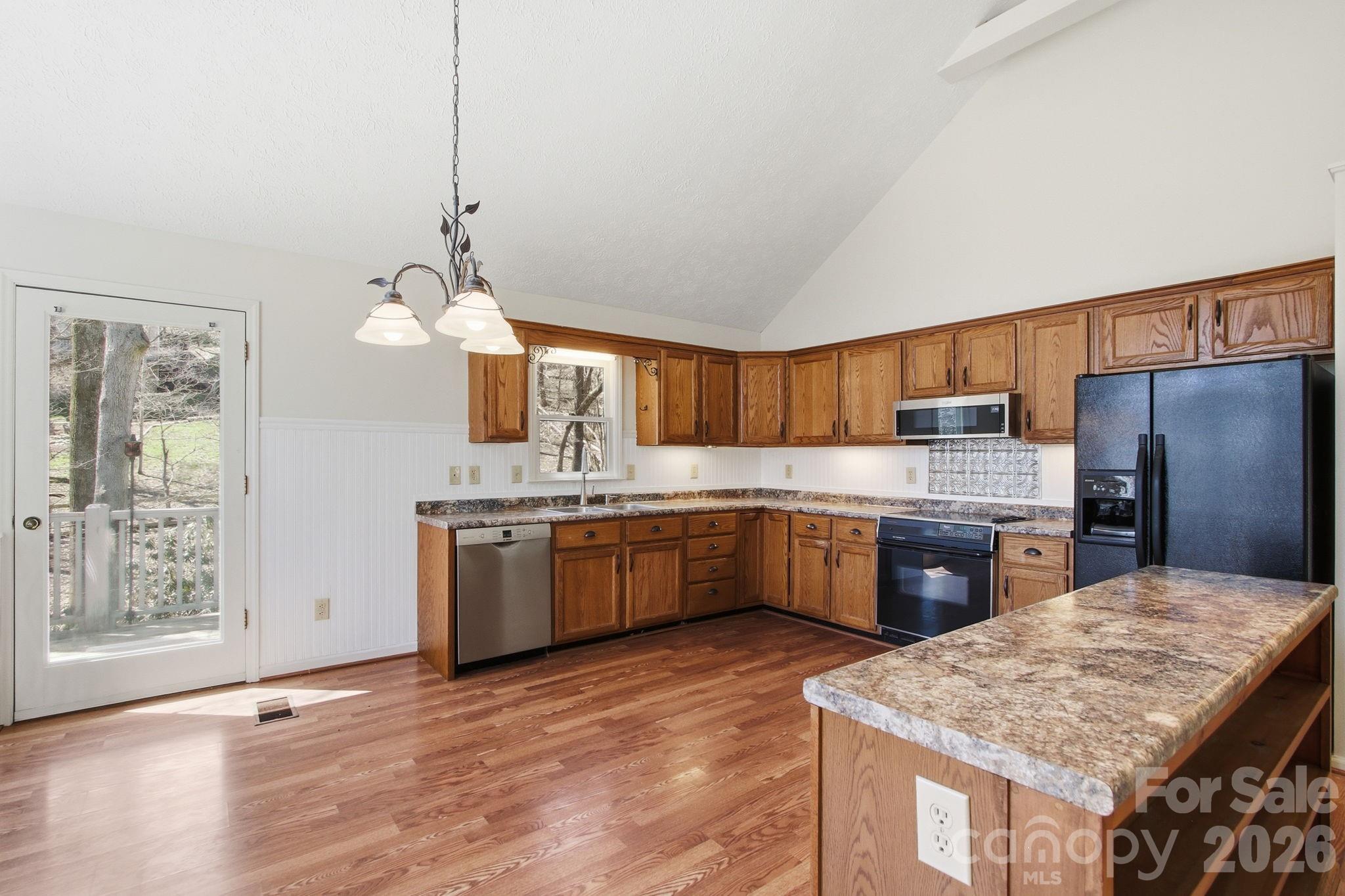 Diamond Pointe - Residential