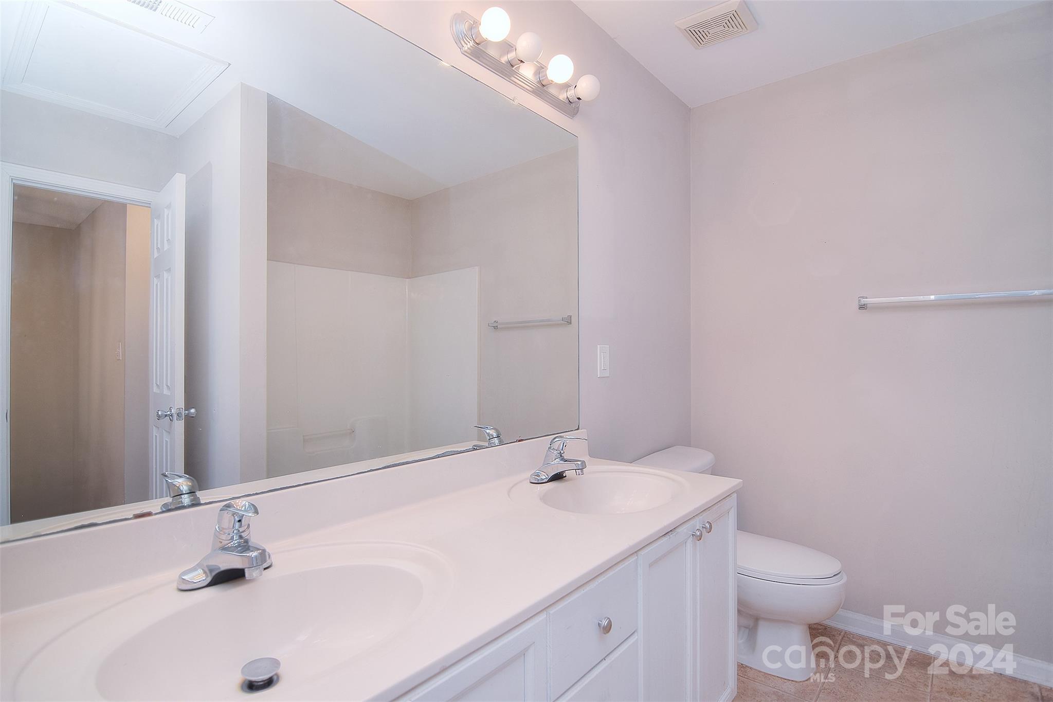 The Landing at Hickory Grove - Residential