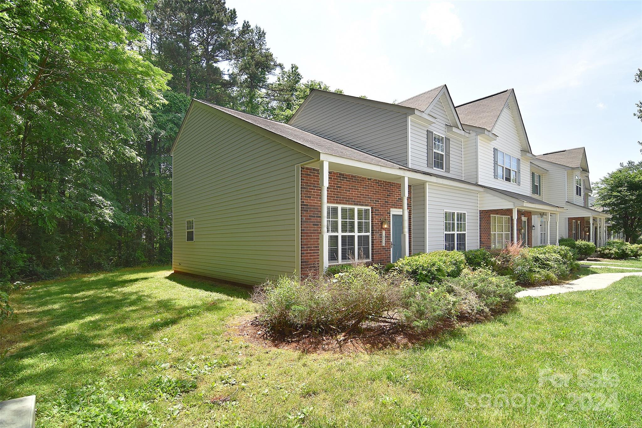 The Landing at Hickory Grove - Residential