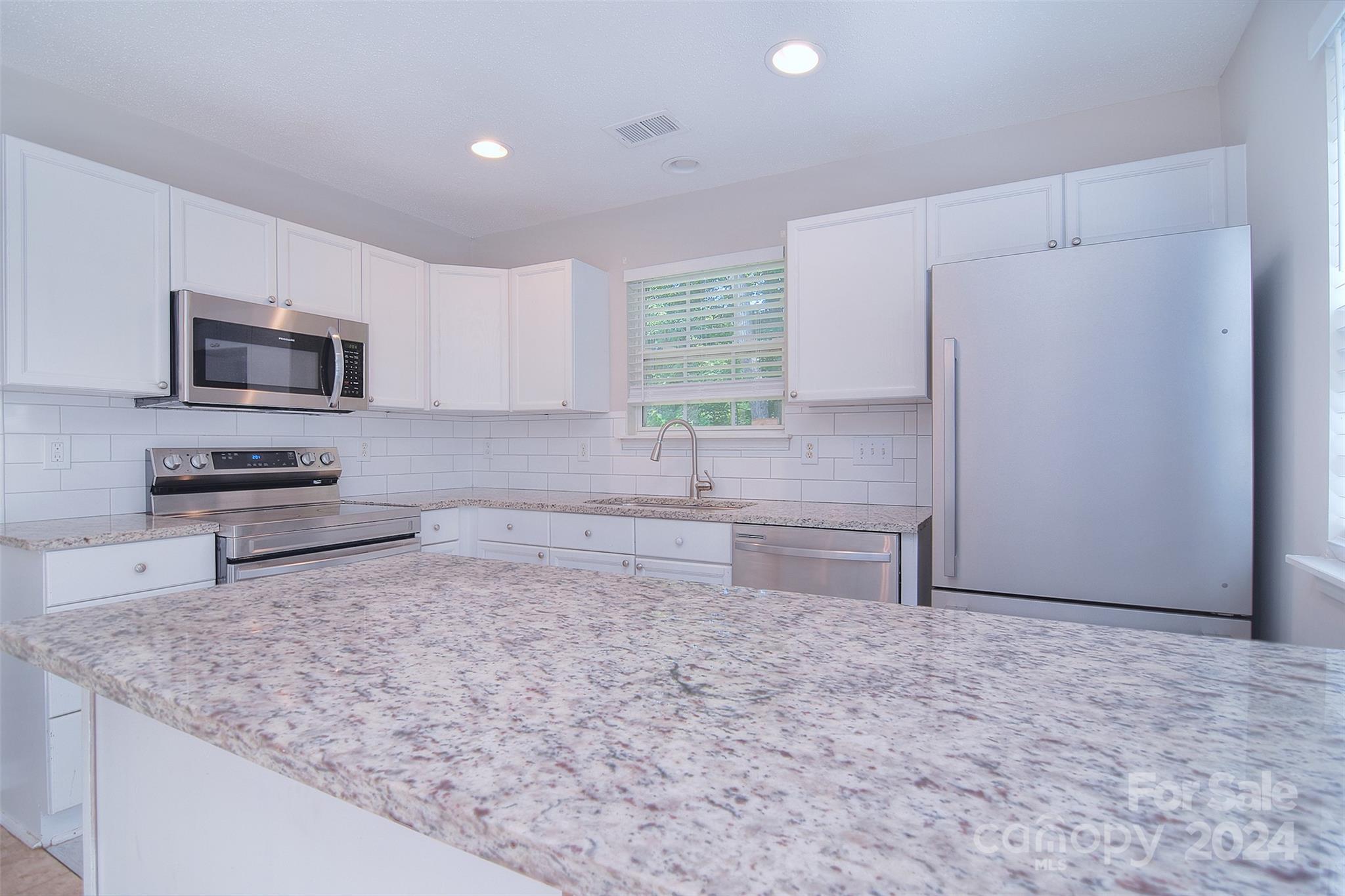 The Landing at Hickory Grove - Residential