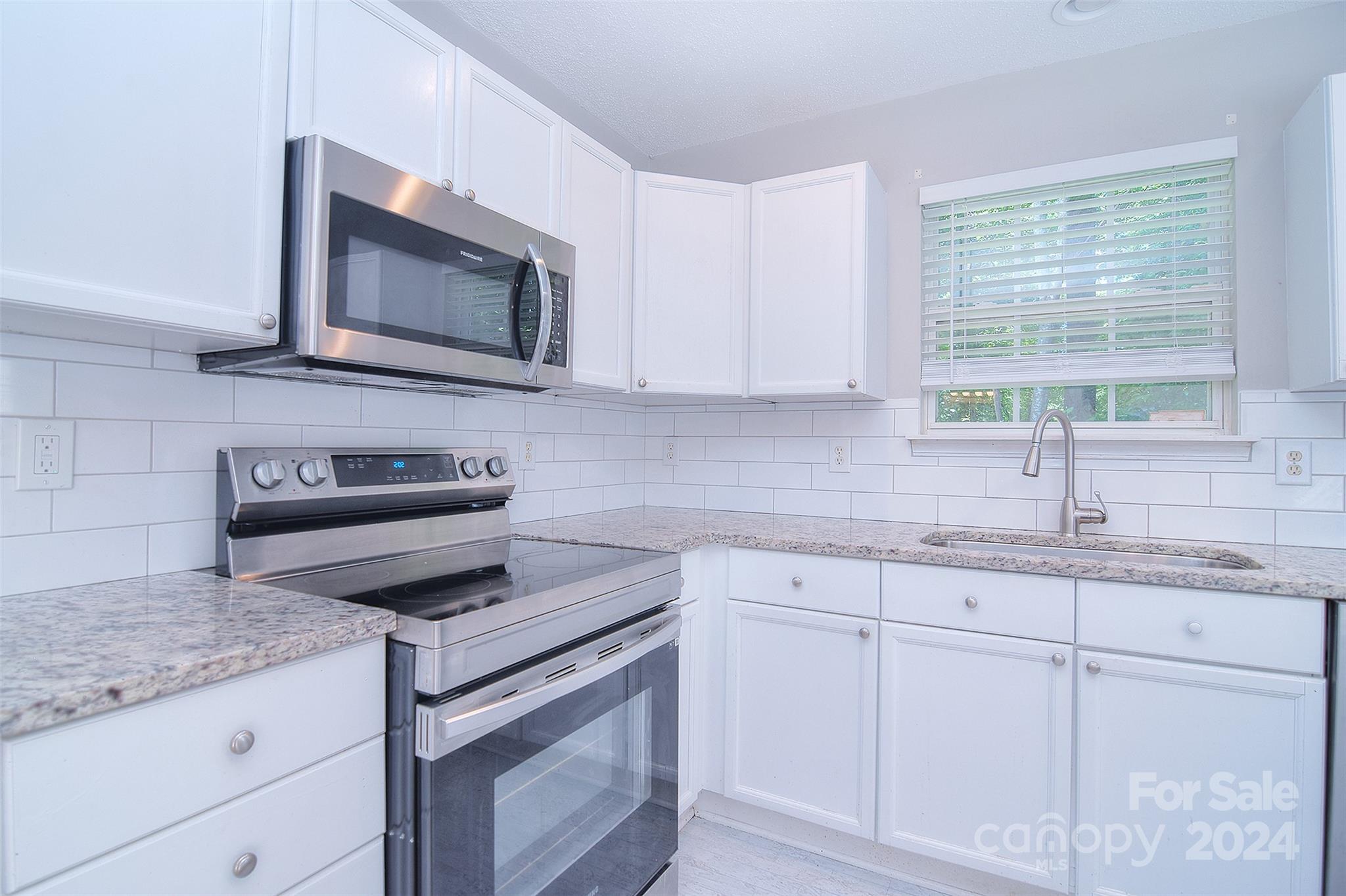 The Landing at Hickory Grove - Residential