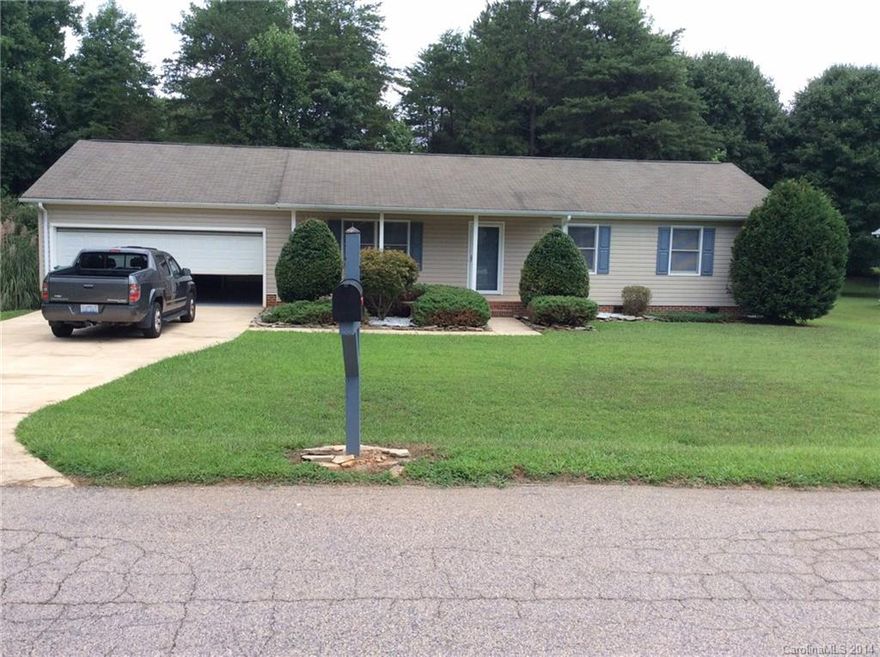 Cute home with new vinyl,laminate and carpet thru out.  New Gas Pak and has a two car attached garage.  Nice deck on rear of home.  Seller offering a $500 Bonus to selling agent at closing with acceptable price, terms and conditions.