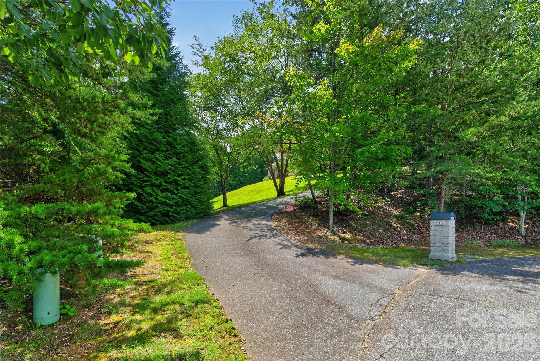 7940 Oakmont Court