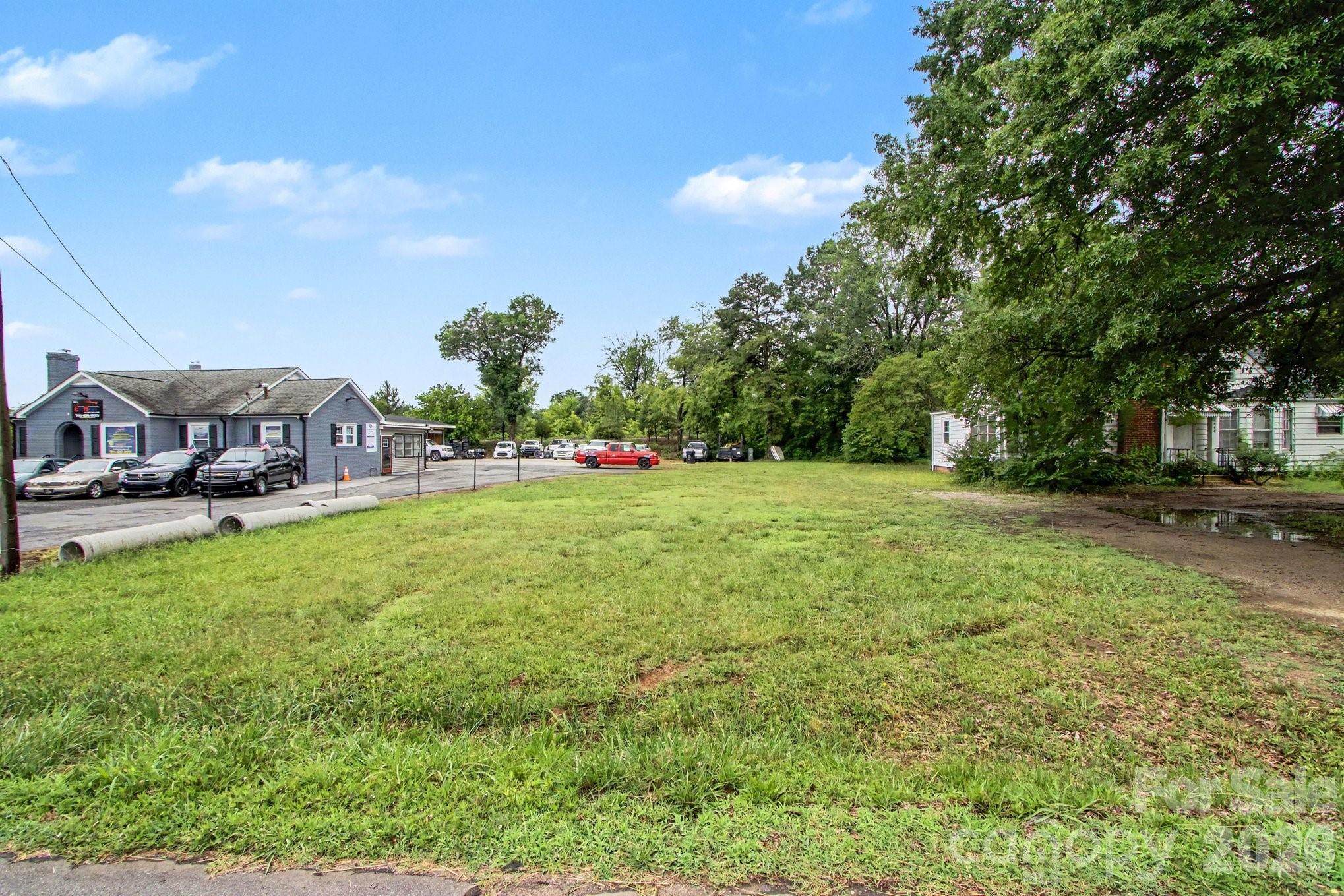 81 Transit Court NW