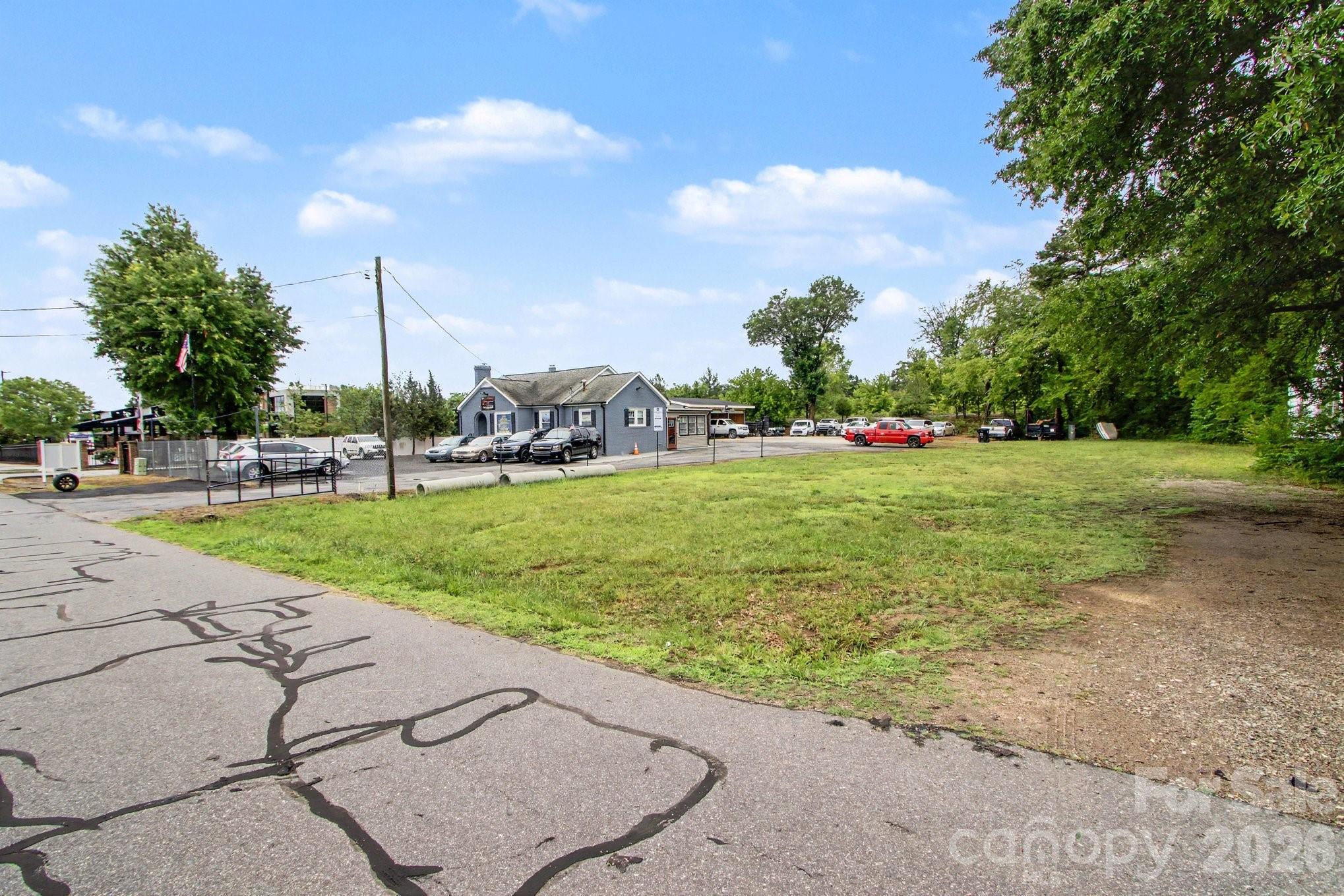 81 Transit Court NW
