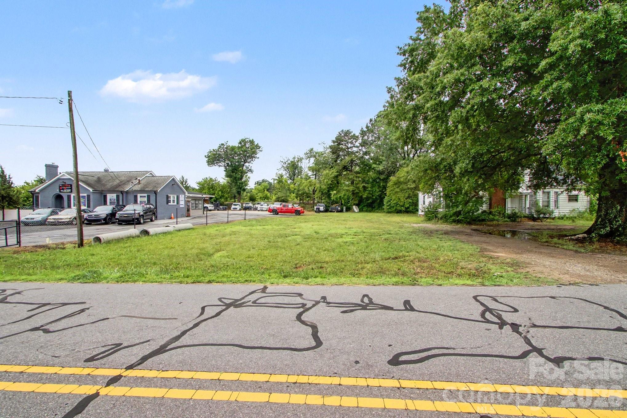 81 Transit Court NW