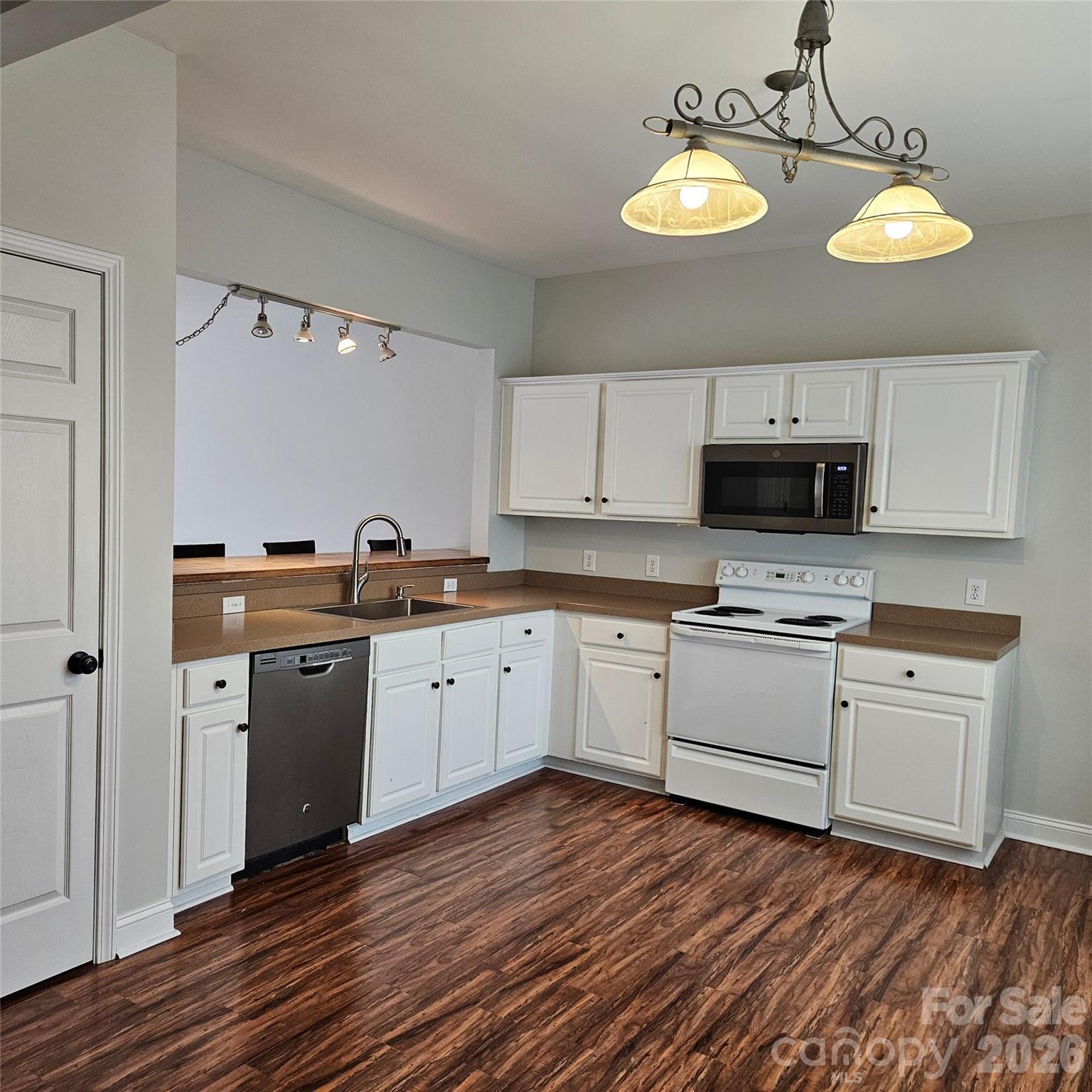 3186 Mannington Drive