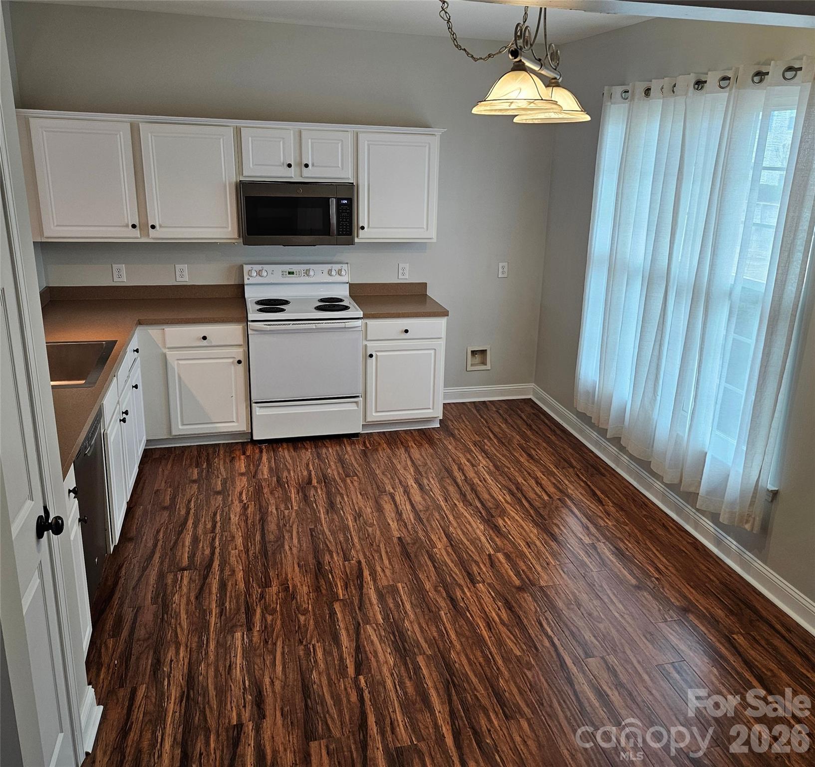 3186 Mannington Drive