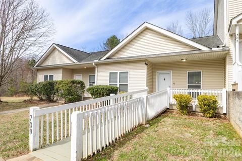 709 Villas Court Asheville NC 28806