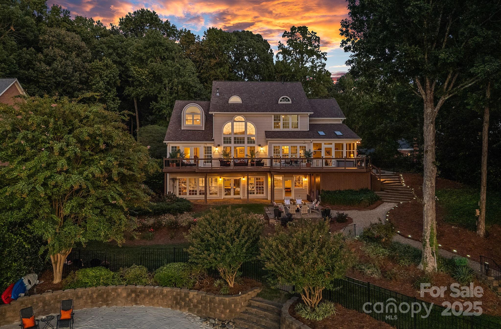 The Harbour at the Pointe - Residential