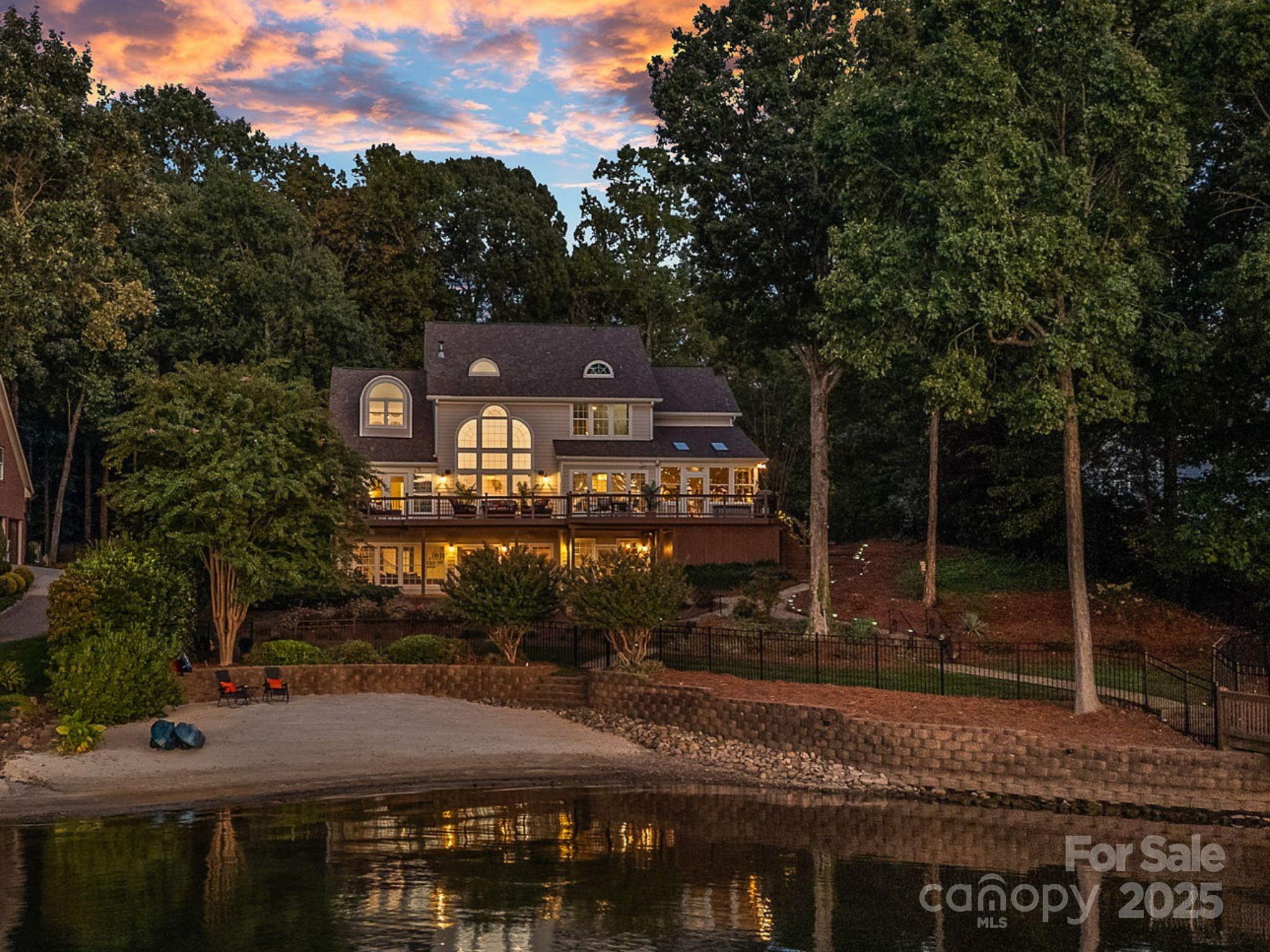 The Harbour at the Pointe - Residential
