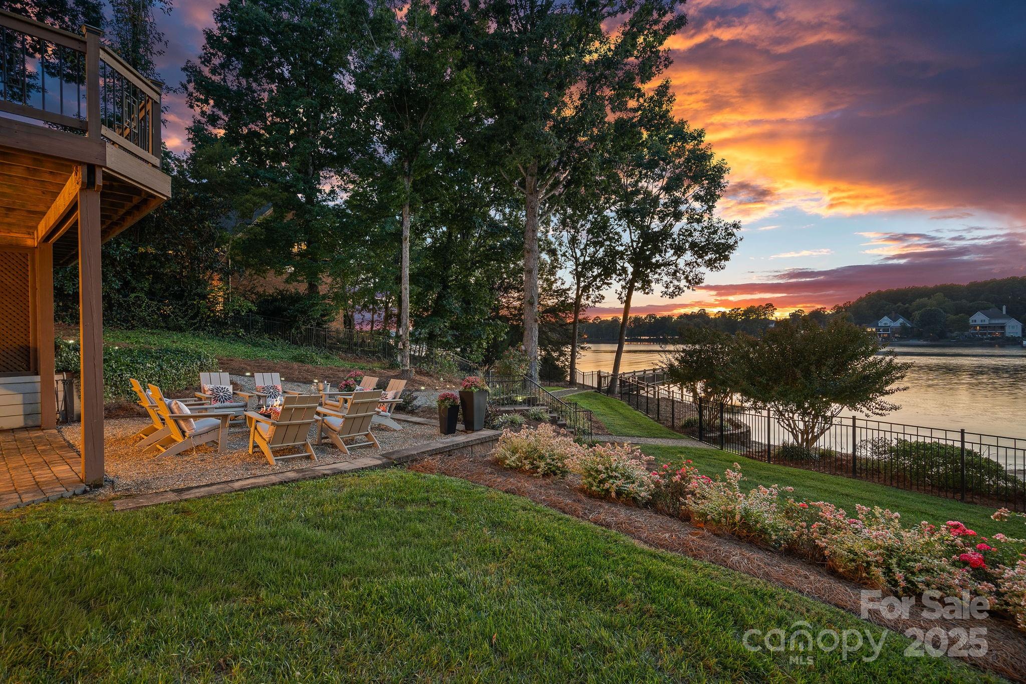 The Harbour at the Pointe - Residential