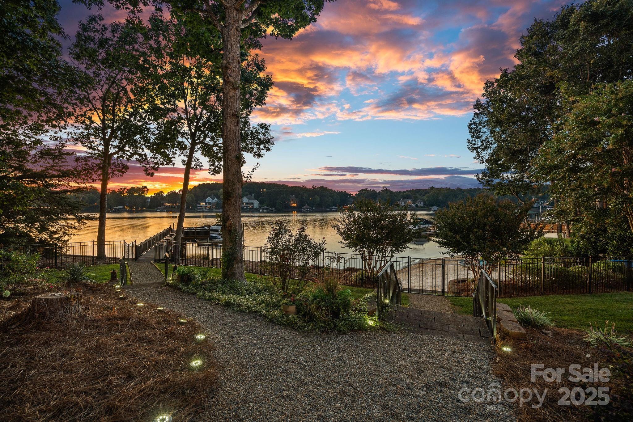 The Harbour at the Pointe - Residential