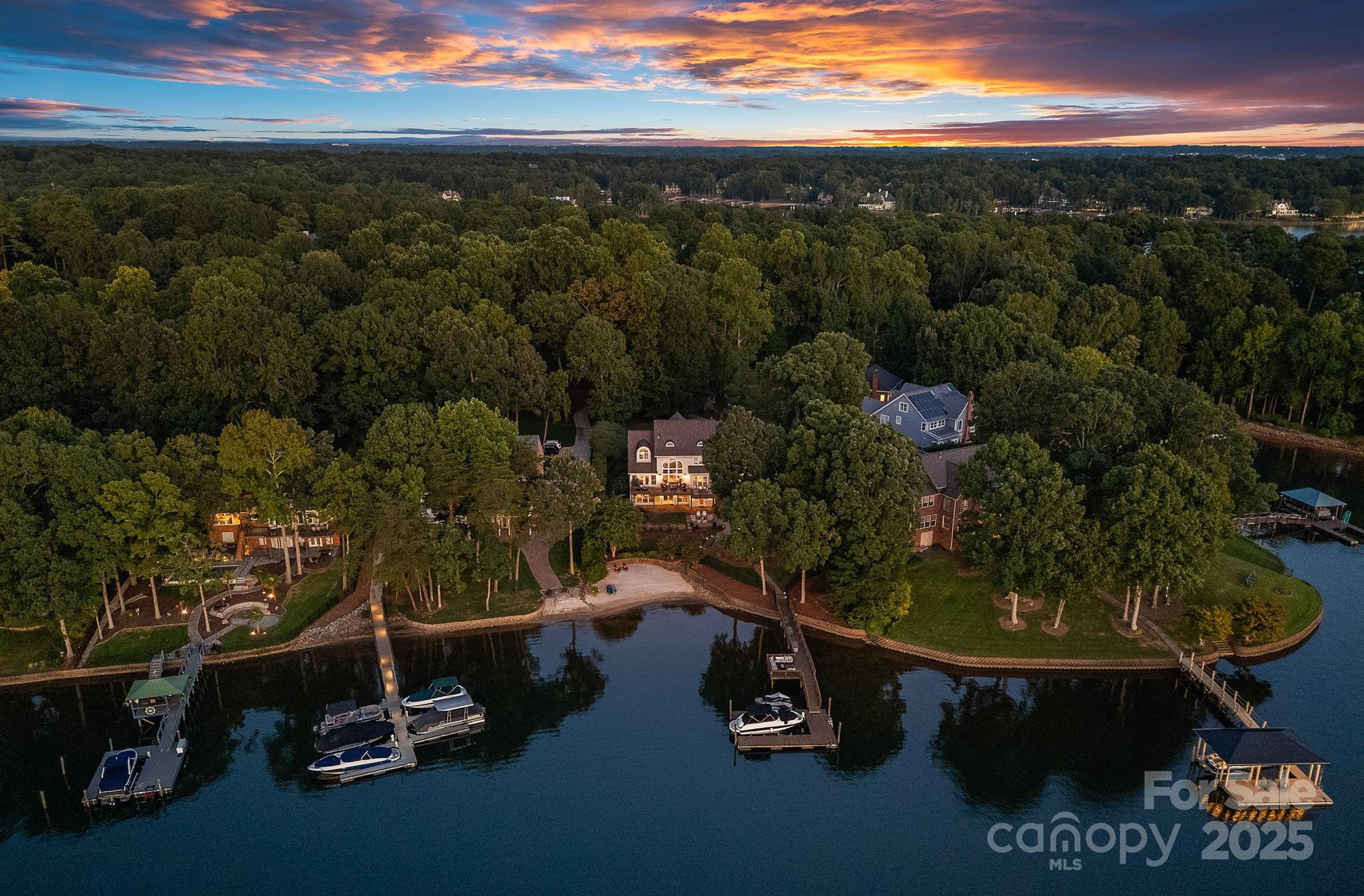 The Harbour at the Pointe - Residential