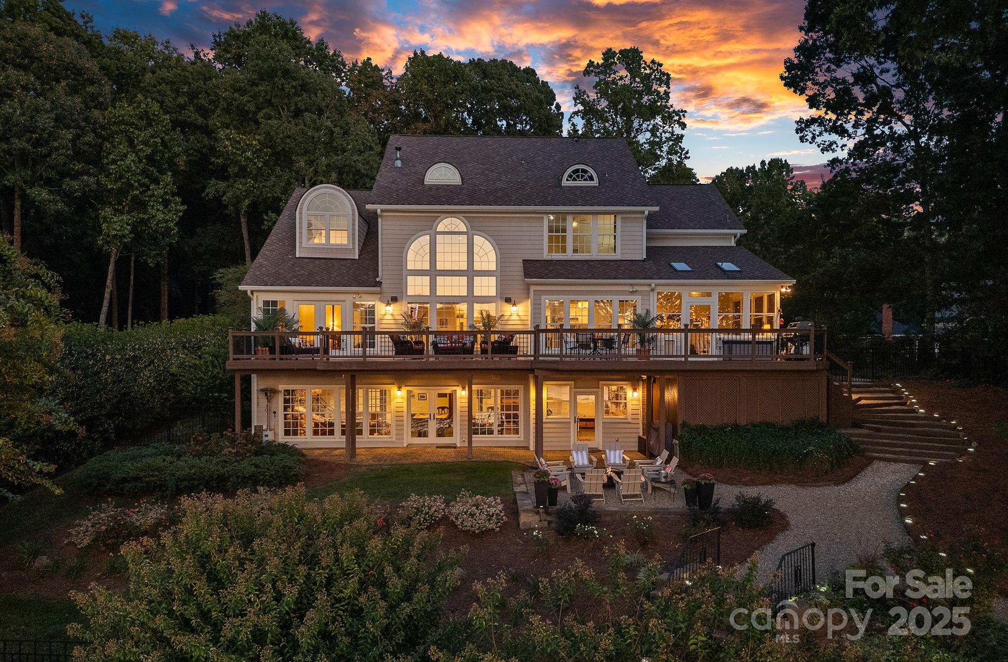The Harbour at the Pointe - Residential
