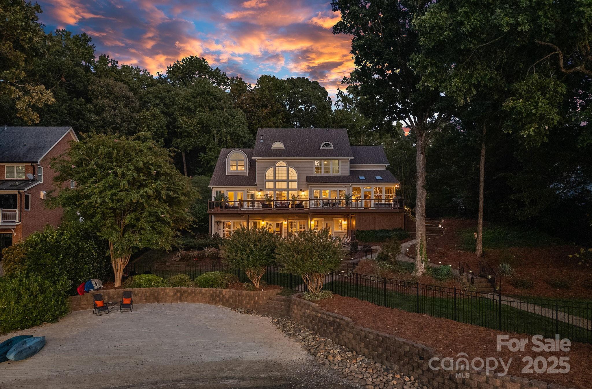 The Harbour at the Pointe - Residential