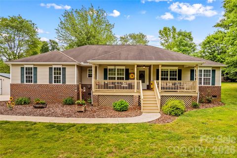 Photo of 1174 Mocksville Highway, Statesville, NC 28625 (MLS # 4377924)