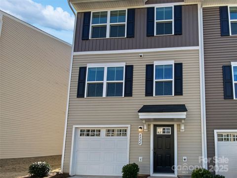 6324 Cutwater Circle Charlotte NC 28269