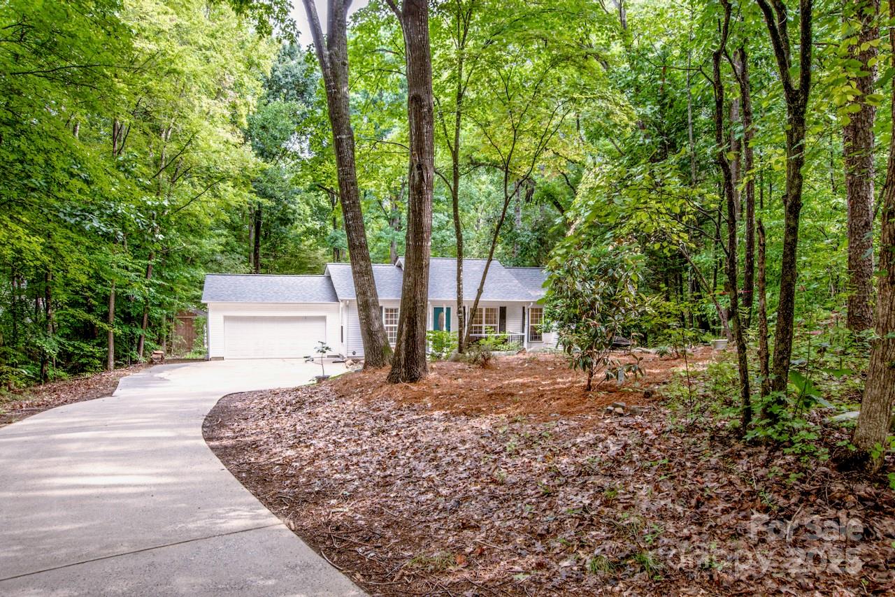 153 Cliffview Lane