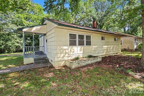 Photo of 4115 Tresevant Avenue, Charlotte, NC 28208 (MLS # 4423929)
