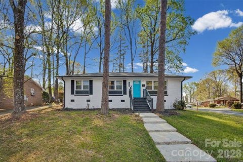 553 Derrydowne Drive Charlotte NC 28213