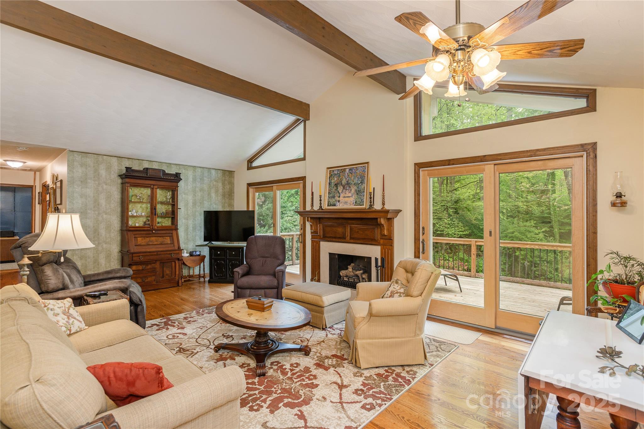 99 Meadowbrook Circle