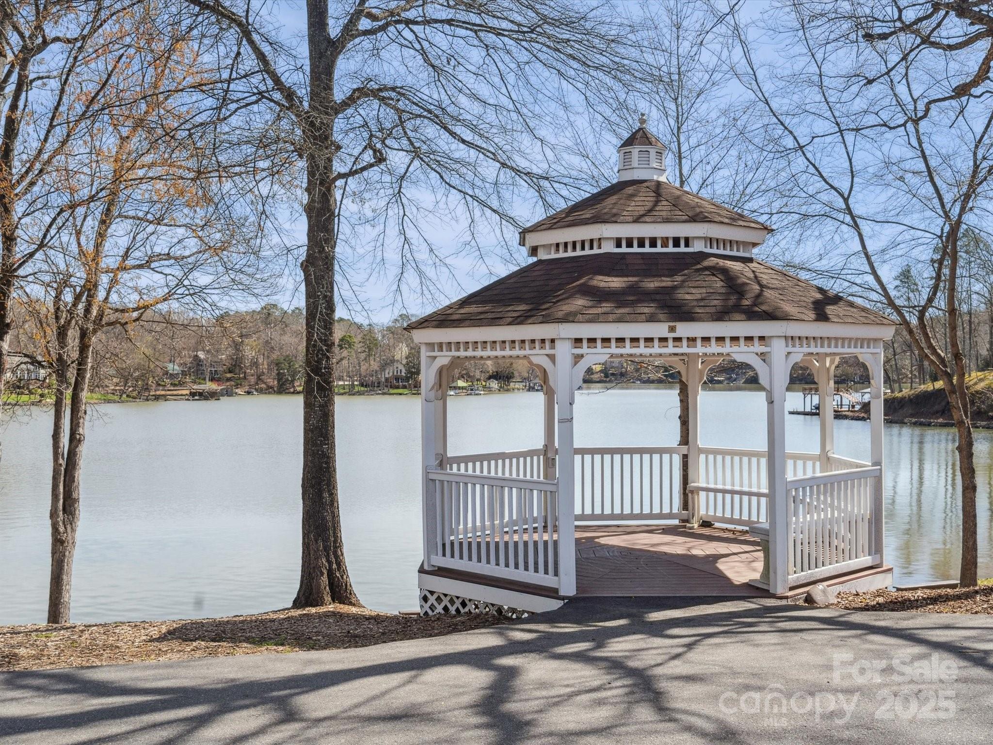 Tega Cay - Residential