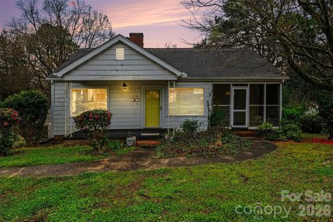 503 Rogers Lake Road Kannapolis NC 28081