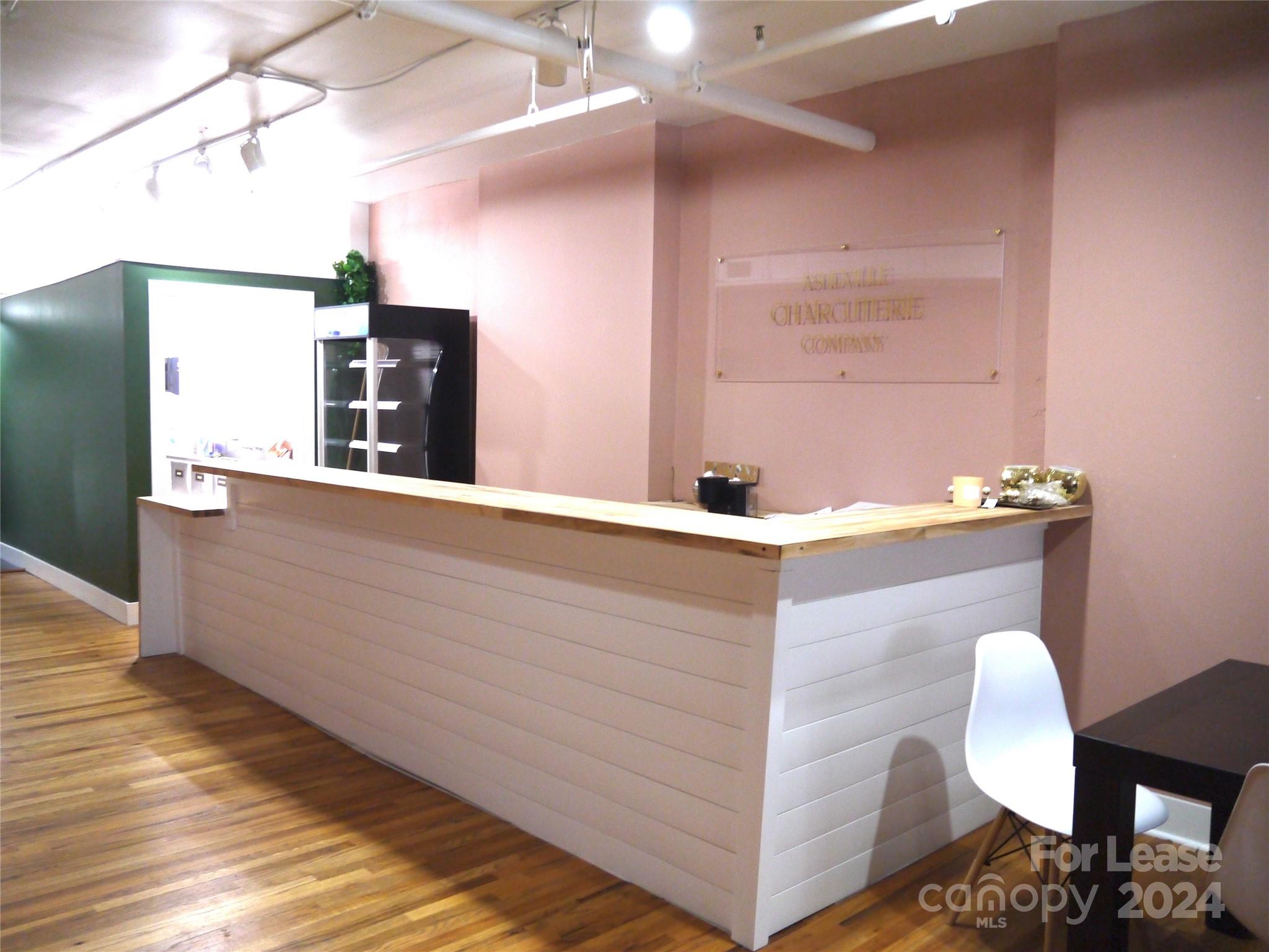 77 W Walnut Street