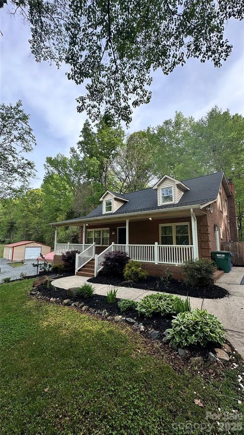 Photo of 6002 Lake Road, Mint Hill, NC 28227 (MLS # 4365620)