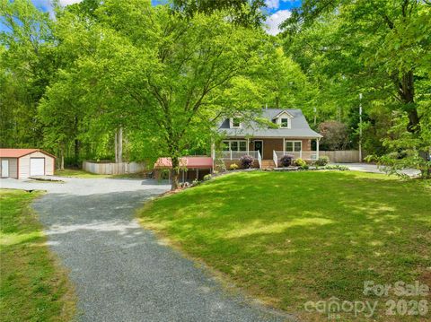 Photo of 6002 Lake Road, Mint Hill, NC 28227 (MLS # 4365620)