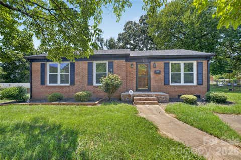 Photo of 4040 Burnham Court, Winston Salem, NC 27105 (MLS # 4409615)