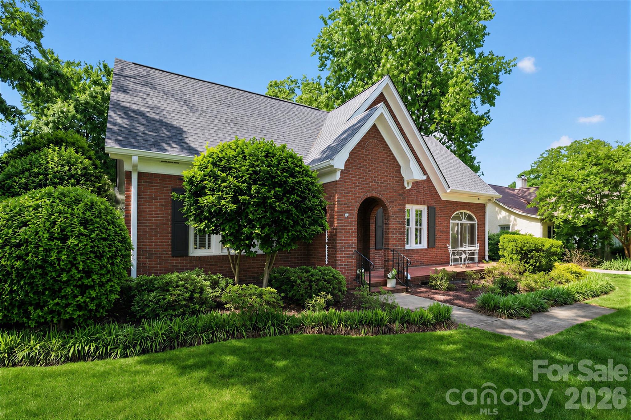 719 Eden Terrace