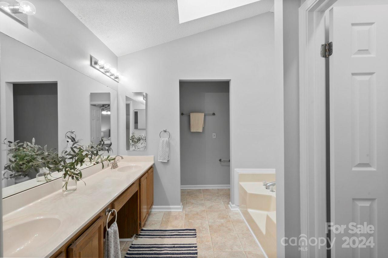 Steele Oaks - Residential