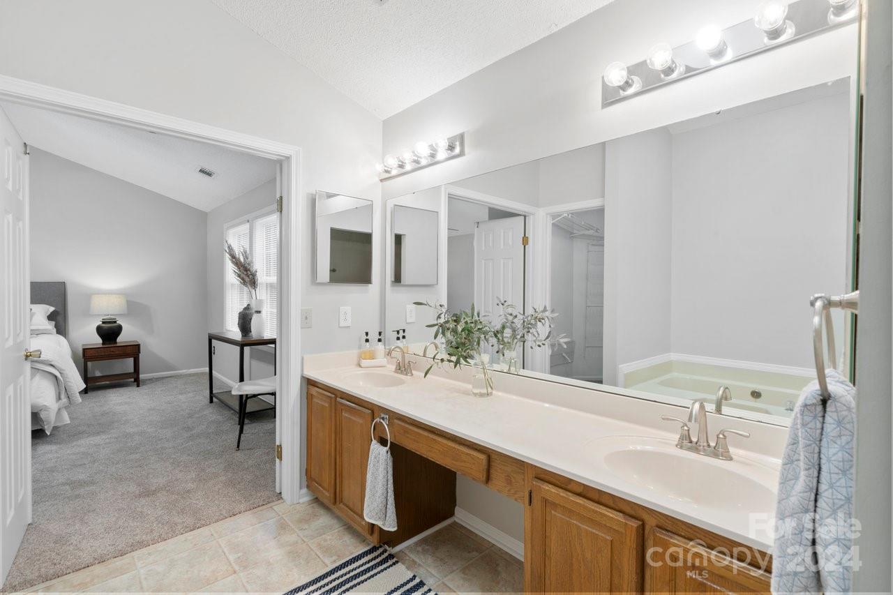 Steele Oaks - Residential