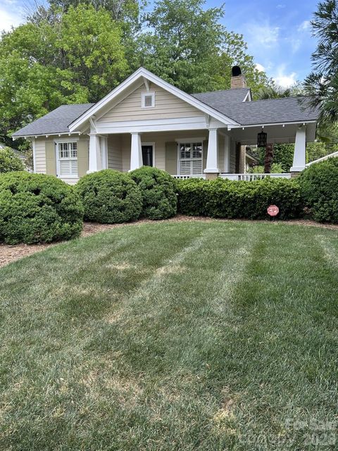 Photo of 321 Circle Avenue, Charlotte, NC 28207 (MLS # 4376630)