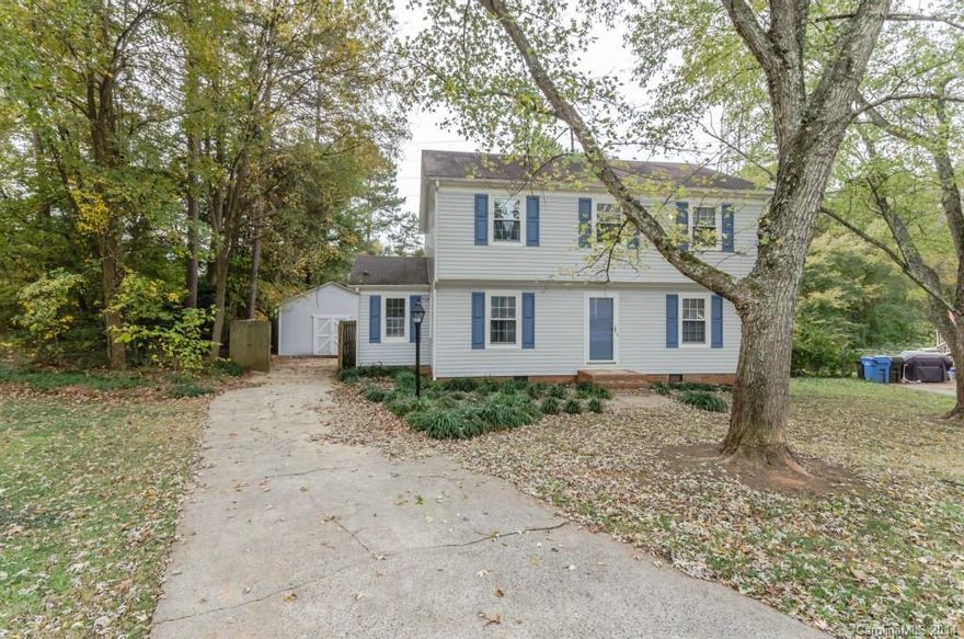 Completely renovated cul-de-sac home has .56 acres of enjoyment! NEW ceramic flooring in the kitchen &wet areas. Kitchen features BRAND NEW stainless appliances, NEW counter top & back splash. FRESH neutral interior paint! NEW HVAC! Move in ready! NEW laminate floors in dining &family rooms! NEW light fixtures throughout! Wood burning fireplace! NEW carpet! NEW bathroom vanities! Generous master w/tile shower! HUGE secluded backyard has a 16x20 storage bldg, NEW deck, and is fenced! A MUST SEE!