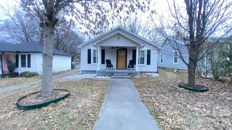 Photo of 102 Blackwelder Street, Kannapolis, NC 28081 (MLS # 4340456)