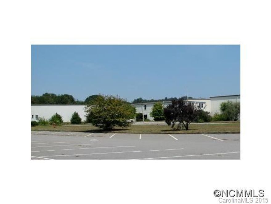 Great facility located in Westside Business Park. Great location close to downtown, clean, well maintained, good ceiling height up to 29 ft, 3 dock doors available, mezzanine area, 3 phase power. Various space increments available. New Air Compressor in place.