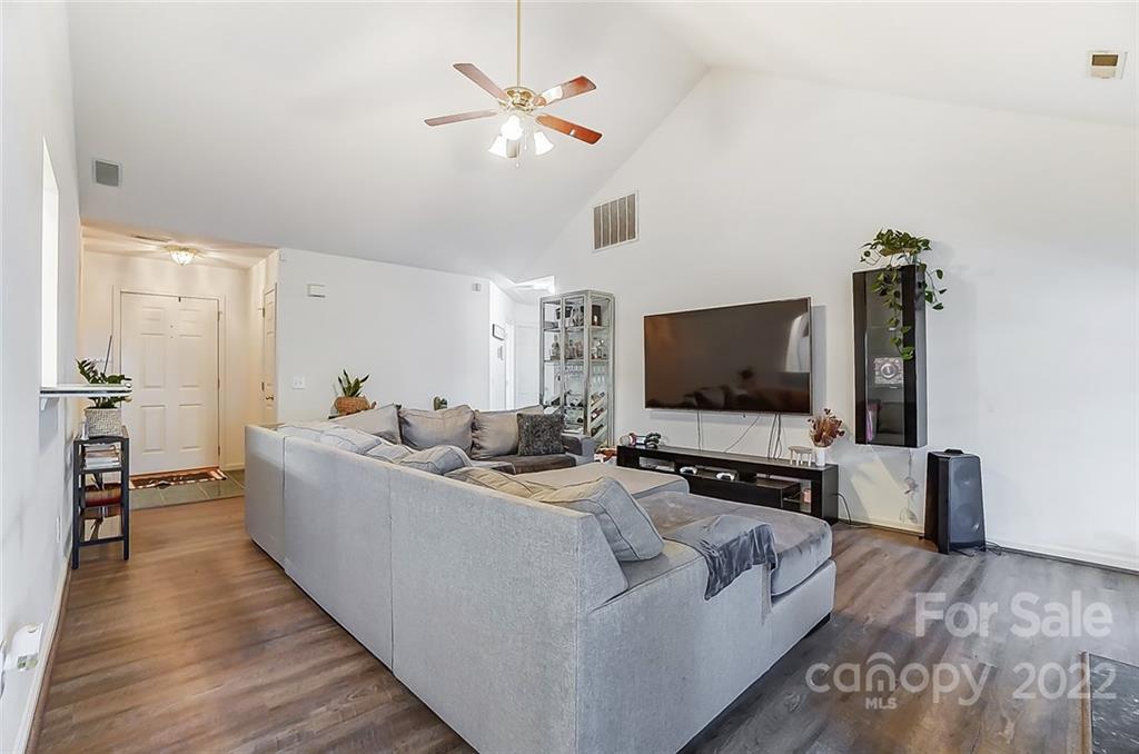 Martin Lakes - Residential