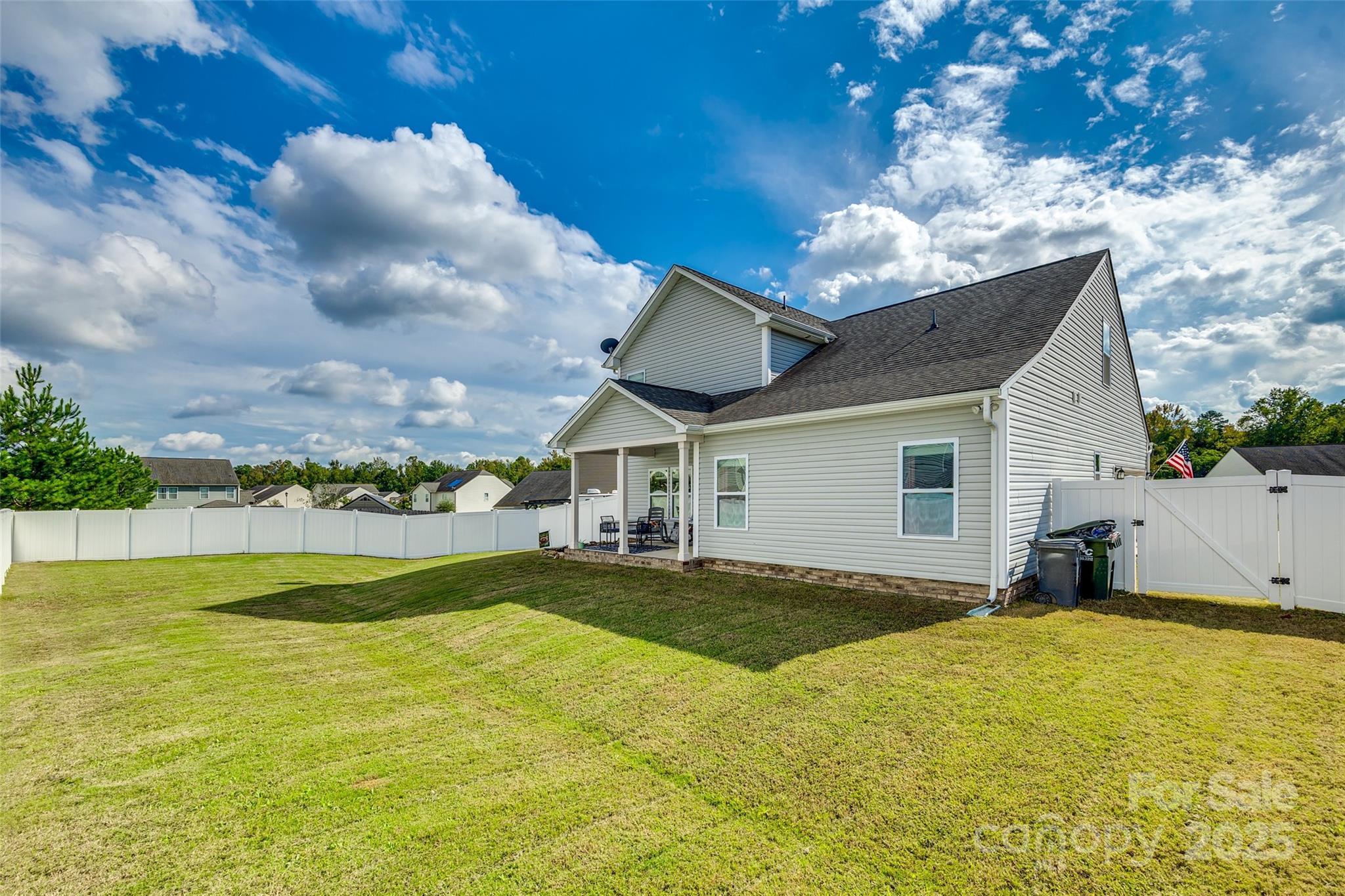 Ellis Pond - Residential