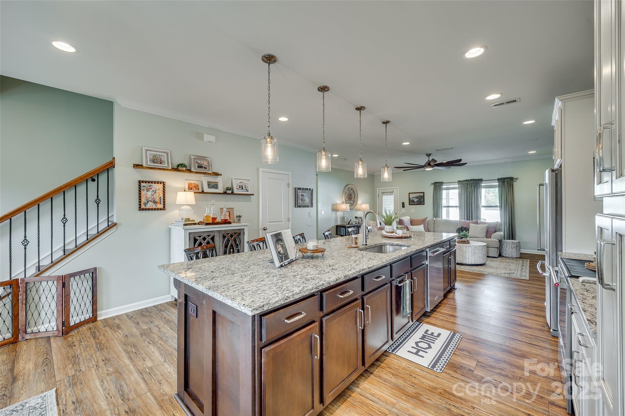 Ellis Pond - Residential