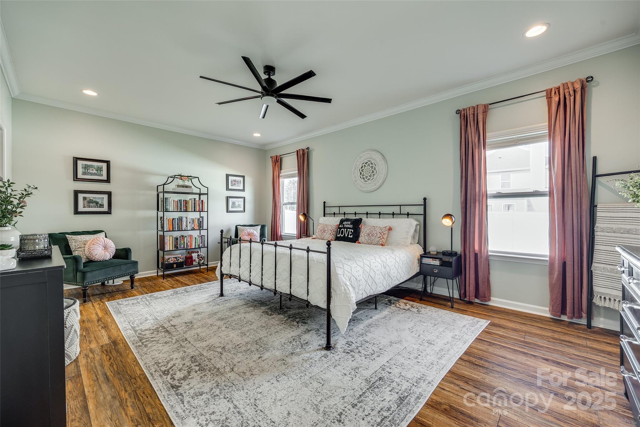 Ellis Pond - Residential