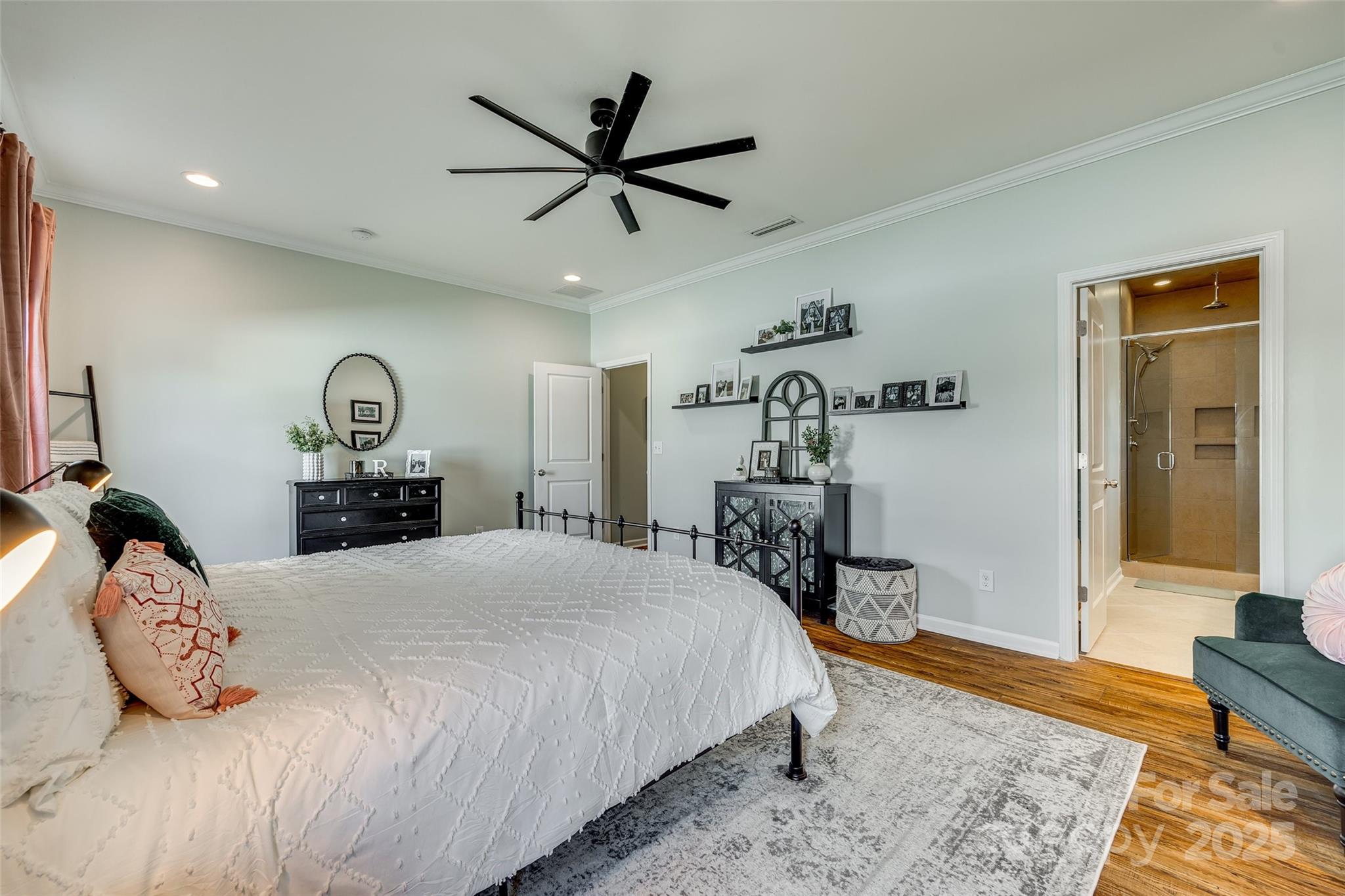 Ellis Pond - Residential